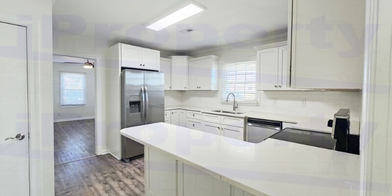 Building Photo - 106 Smith St