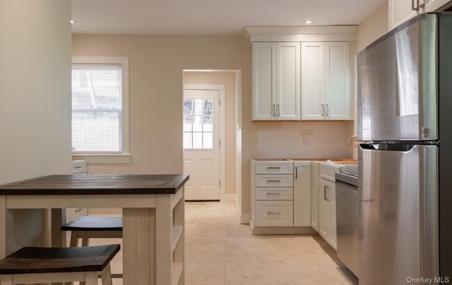 Building Photo - 46 Continental Pl