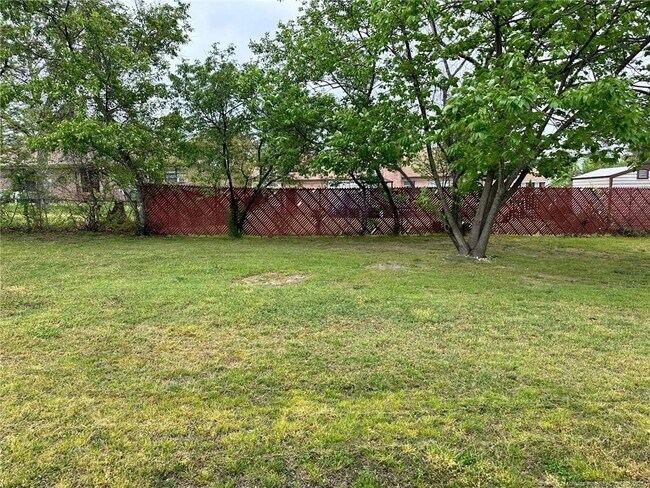 Building Photo - 6850 Buttermere Dr