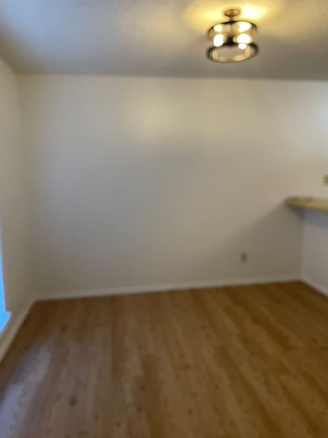 Building Photo - 2 Bed / 2 Bath Duplex with Garage & Private Yard – Great Location!