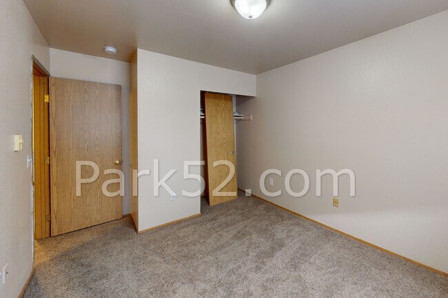 Building Photo - Tacoma Area 3 Bedroom Townhome
