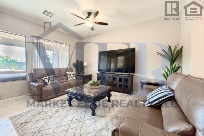 Building Photo - 3Bed/2.5Bath Home at Guadalupe/Crismon Rd! $399 MOVE-IN SPECIAL! Ready for Immediate Move-In!