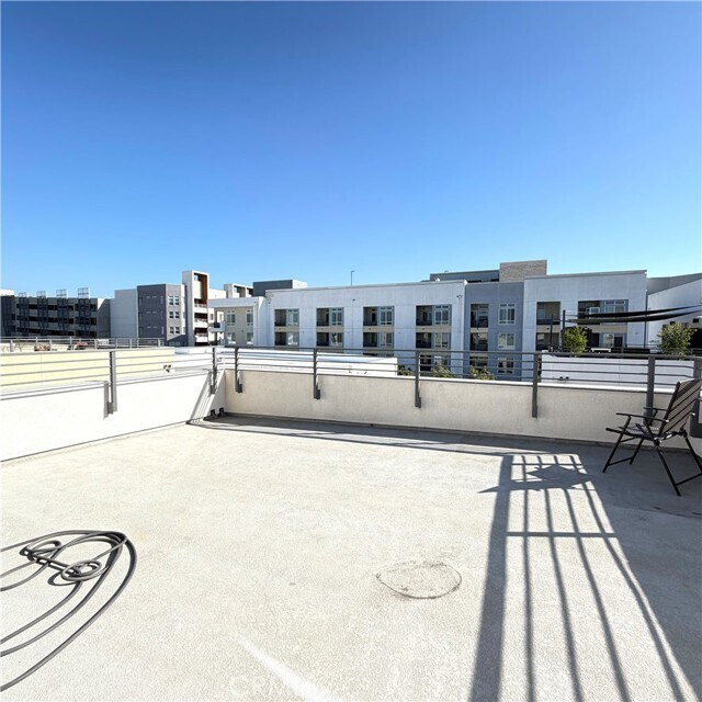 Building Photo - 981 E Mason Ln