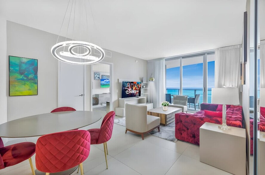 Building Photo - 4011 S Ocean Dr