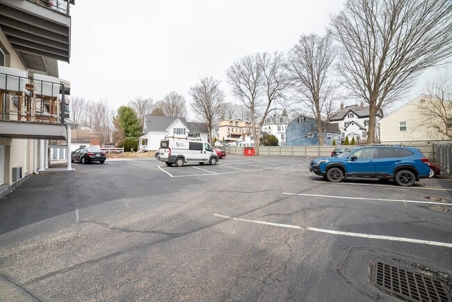 Building Photo - 13 Summer St