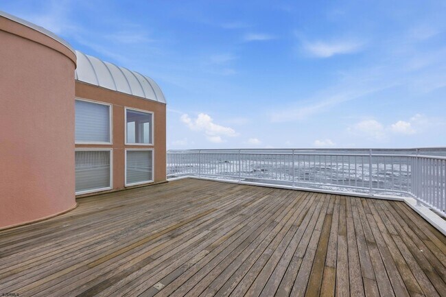 Building Photo - 119 S 11th Ave