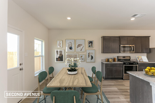 Building Photo - 9720 Sierra Grande Dr