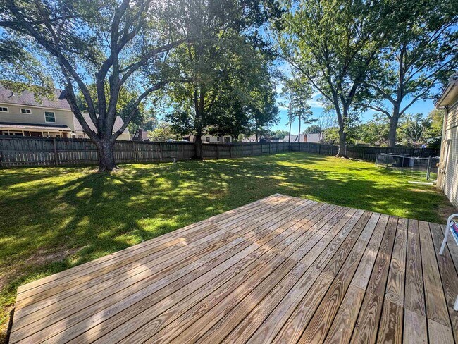 Building Photo - 1062 Fredericksburg Cove