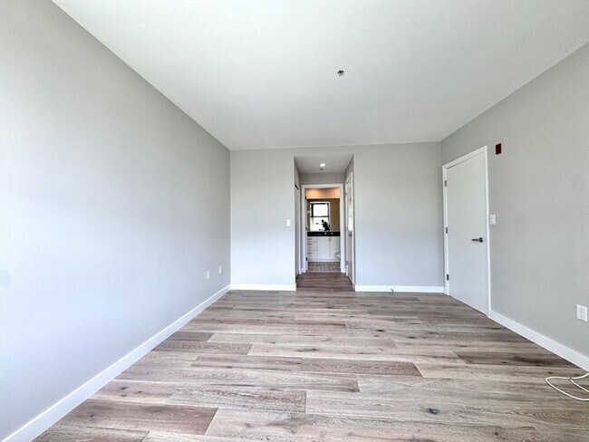 Building Photo - 323 Boylston St