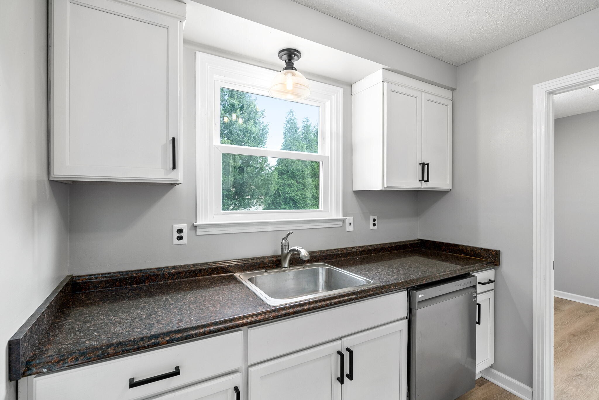 Building Photo - 313 Grassland Dr