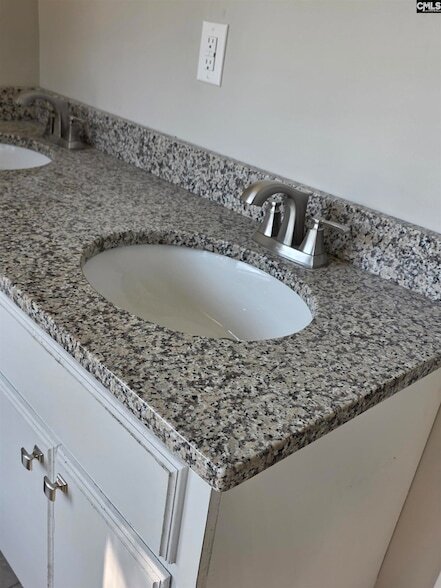 Building Photo - 714 Windy Rd