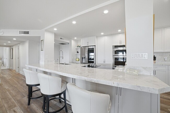 Building Photo - 111 N Pompano Beach Blvd