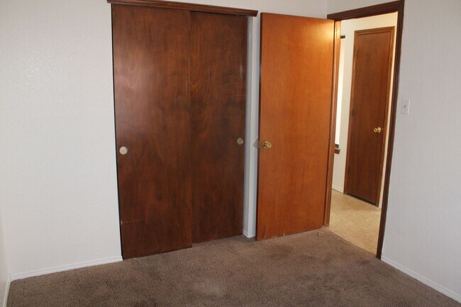 Building Photo - 1472 Sierra De Oro Dr