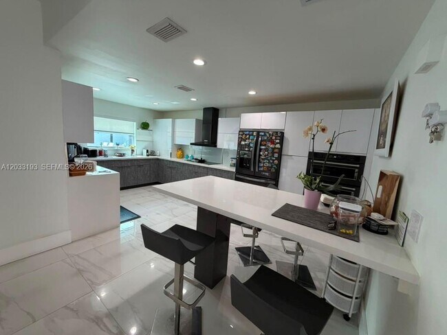 Building Photo - 3121 SW 140th Ave
