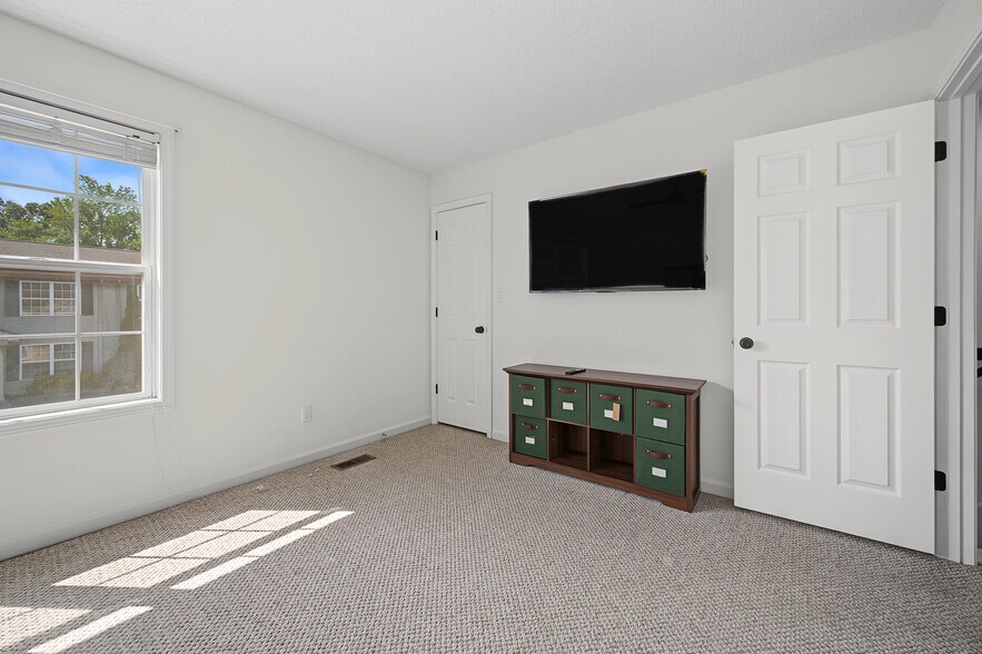 Building Photo - 3209 Quiet Way