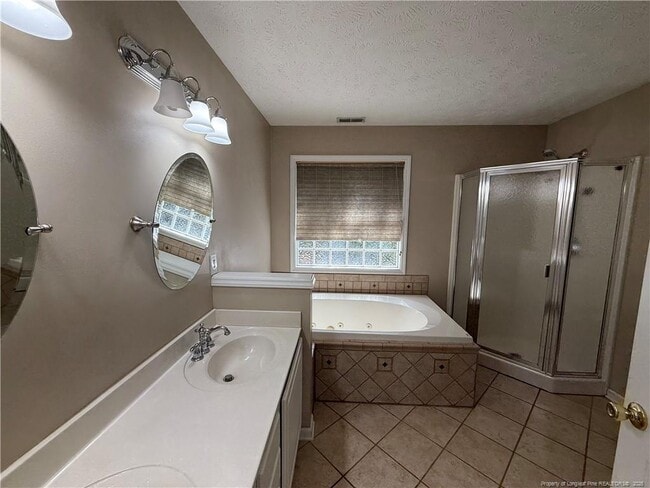 Building Photo - 89 Harborview Dr