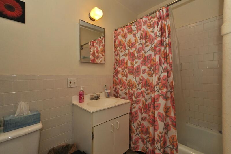 Building Photo - 44 Linden St