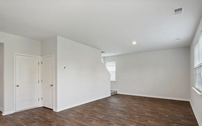 Building Photo - 22 Cedar View Cir