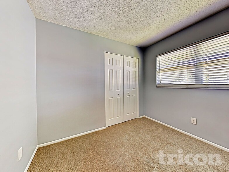 Building Photo - 1631 Spring Lake Dr