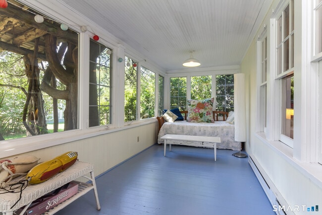 Building Photo - 116 Overshore Dr E