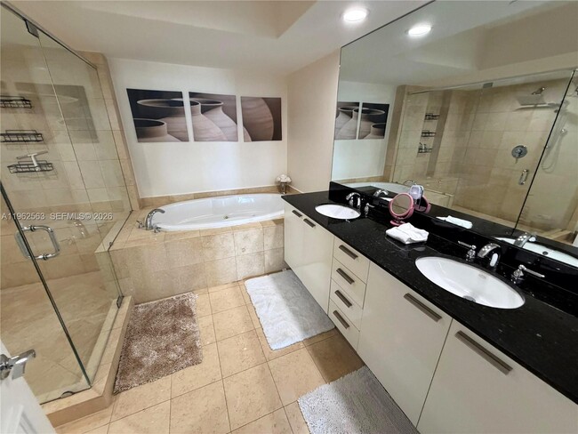 Building Photo - 1830 S Ocean Dr