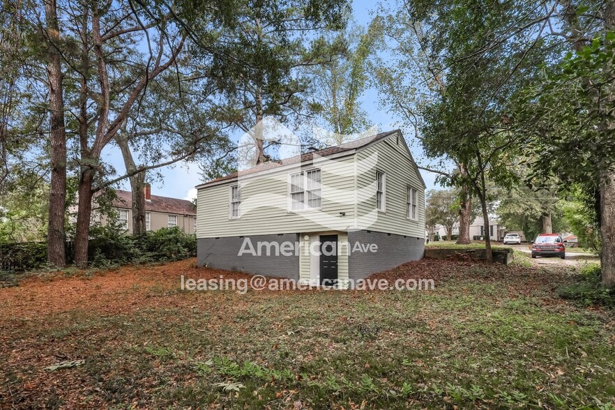 Building Photo - 2018 Terrace Dr