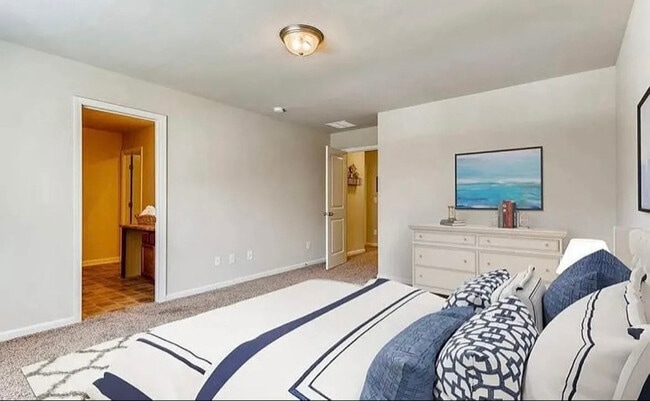 Building Photo - 3347 Blue Springs Walk