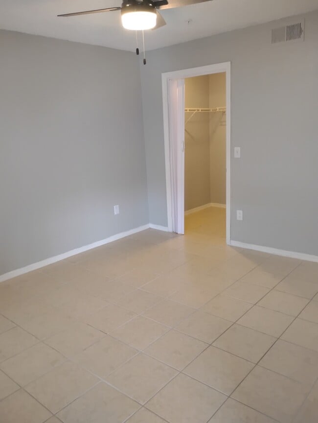 Building Photo - 2216 Grand Cayman Ct