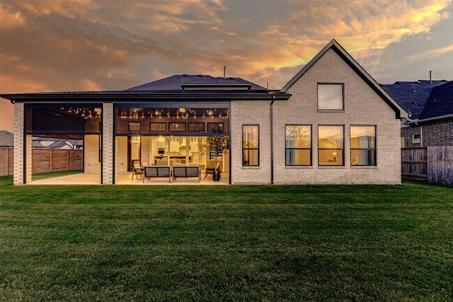 Building Photo - 7606 Redwoods Frst Dr