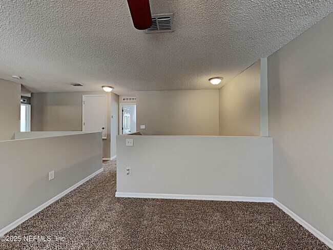 Building Photo - 5596 Ashleigh Park Dr