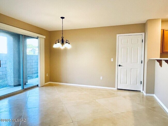Building Photo - 2736 N Neruda Ln