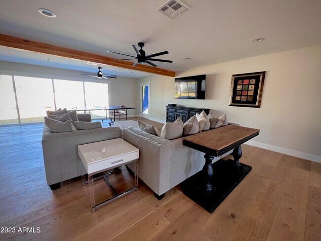 Building Photo - 3318 E Onyx Ave