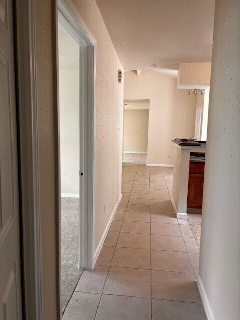 Building Photo - 12413 Wellington Park Dr