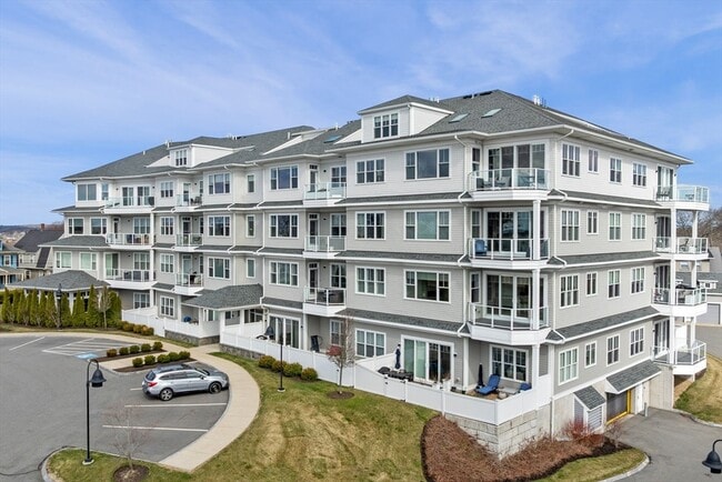 Building Photo - 71 Greenwood Ave