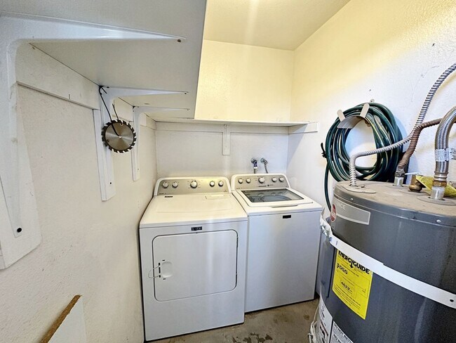 Building Photo - REMODELED 2 BEDROOM DOWNSTAIRS CONDO IN GATED COMMUNITY