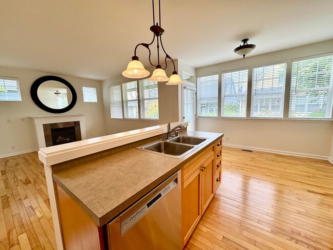 Building Photo - Desirable Poulsbo Place cottage...now avai...