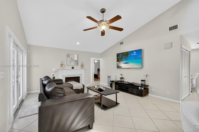 Building Photo - 15 Balfour Rd E