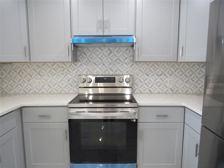 Kitchen - 8010 Hyde Park Ave