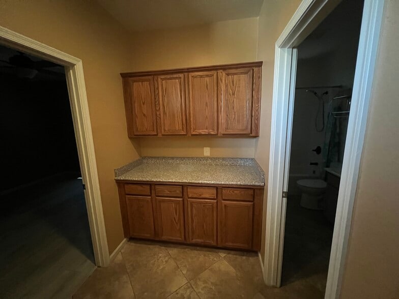 Niche - 6423 W Maya Way