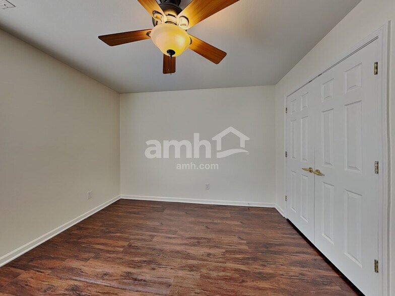 Building Photo - 118 Greenway St