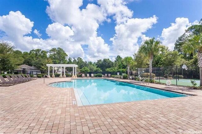 Building Photo - Pet Friendly 3/2 Home in Sorrento Available NOW!