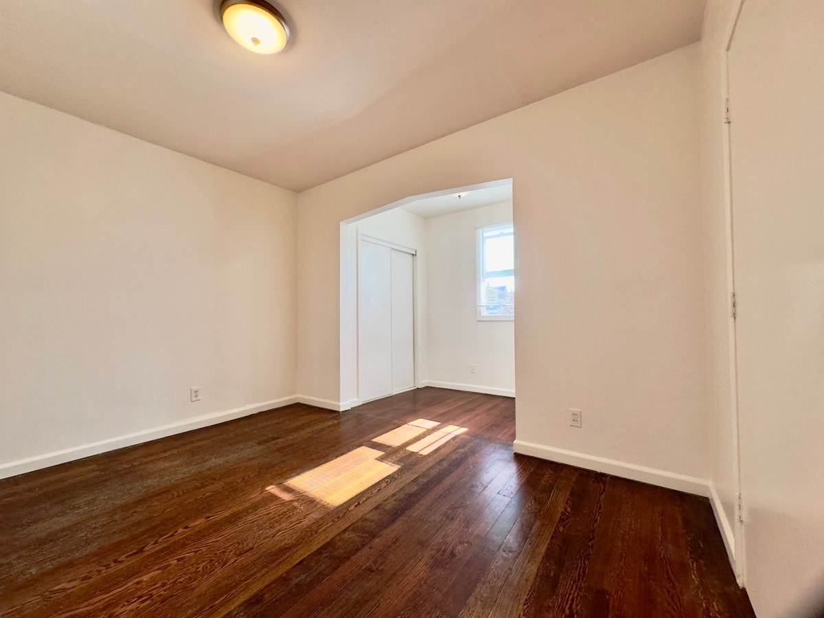 Building Photo - 711 32nd St