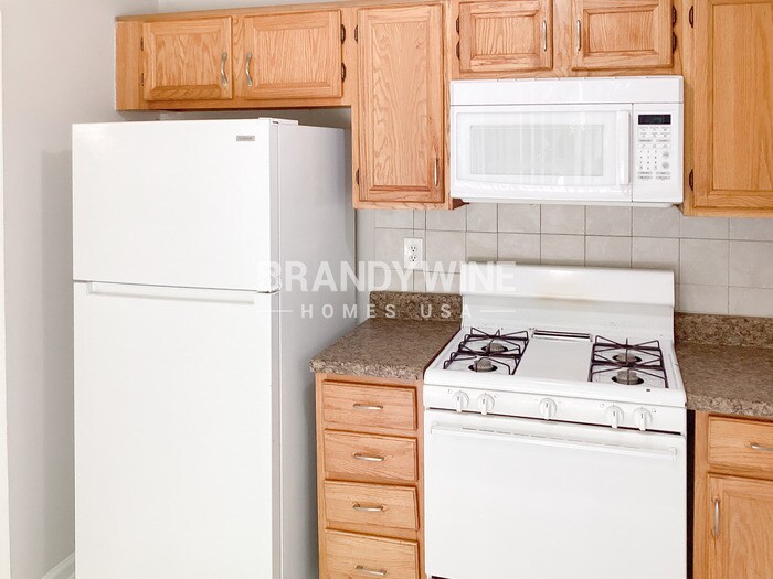 Building Photo - 4392 Westchester Ct