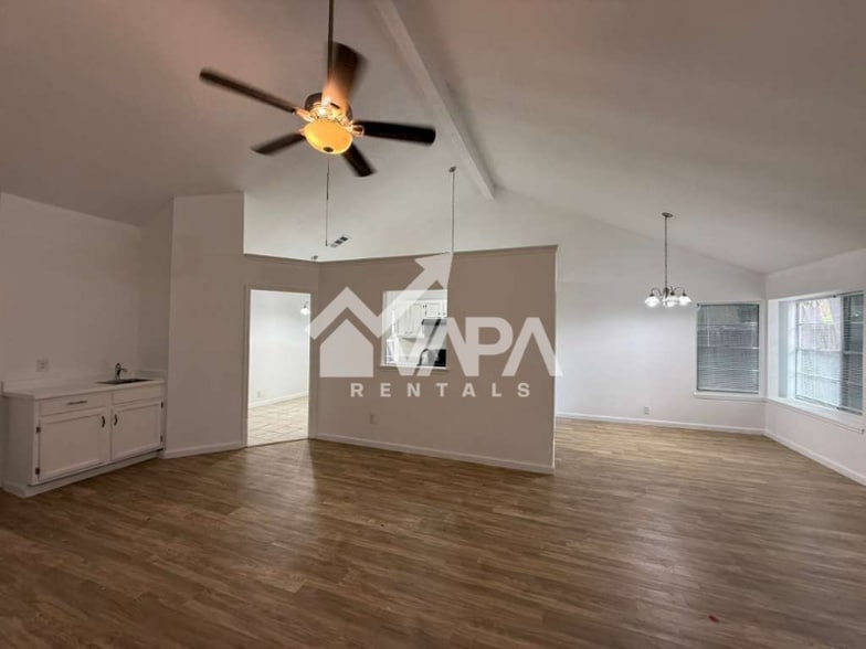 Building Photo - 14614 Highland