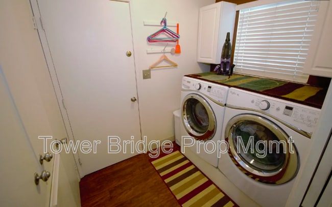 Building Photo - 5680 Reinhold St