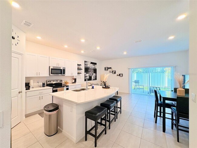 Building Photo - 5020 Revolutionary Wy