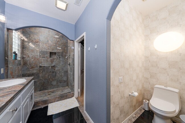 Building Photo - 29581 W Laguna Dr