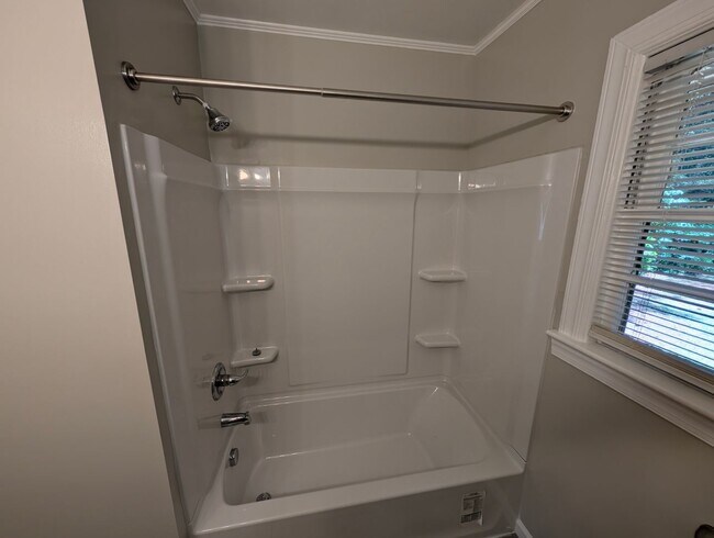 Building Photo - 3 Bedroom, 1.5 Bath Home with HVAC & Fenced Backyard