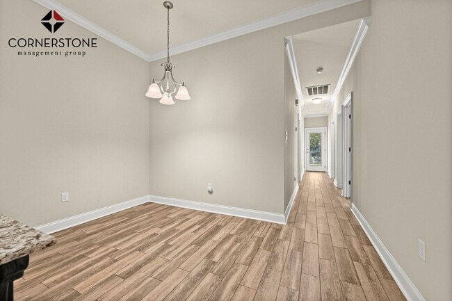 Building Photo - 3 Bedroom House in University Villas| Community Pool |Gated Community