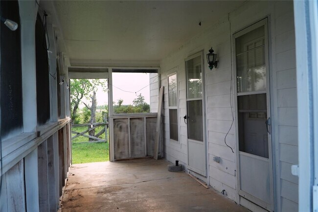 Building Photo - 24206 Longenbaugh Rd